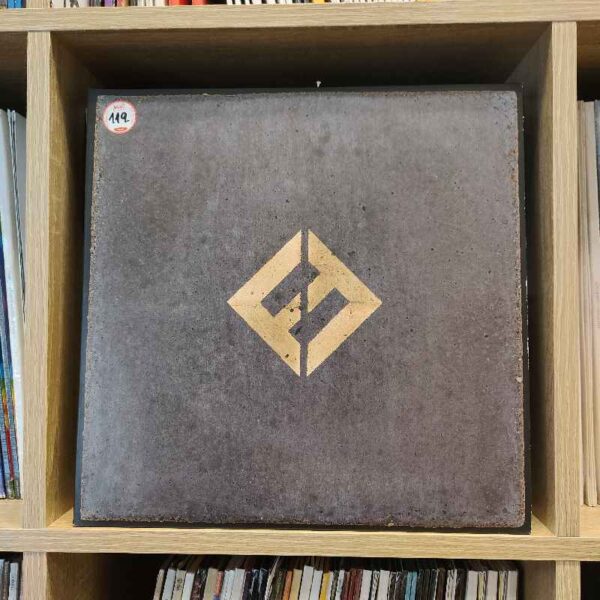 Foo Fighters – Concrete And Gold