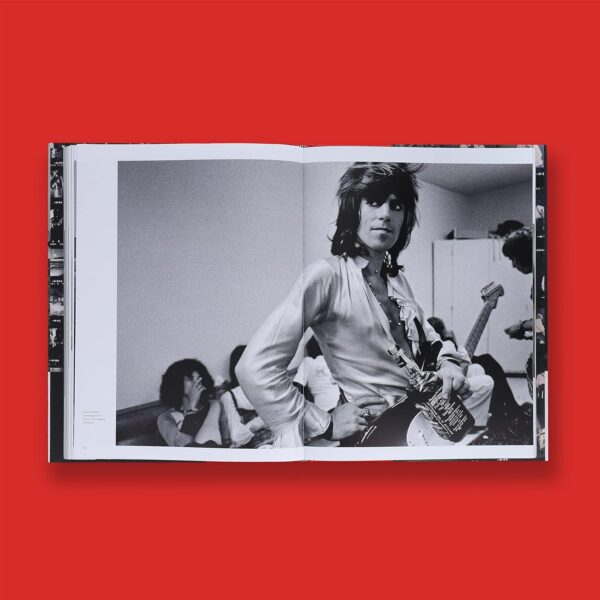 ⁦Rolling Stones - The Rolling Stones 1972 50Th Anniversary Edition Paperback Book⁩ – תמונה ⁦5⁩