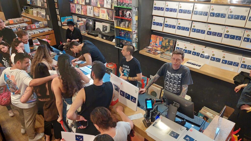 מלטף, לא משקר. גיג באוזן עם עברי לידר