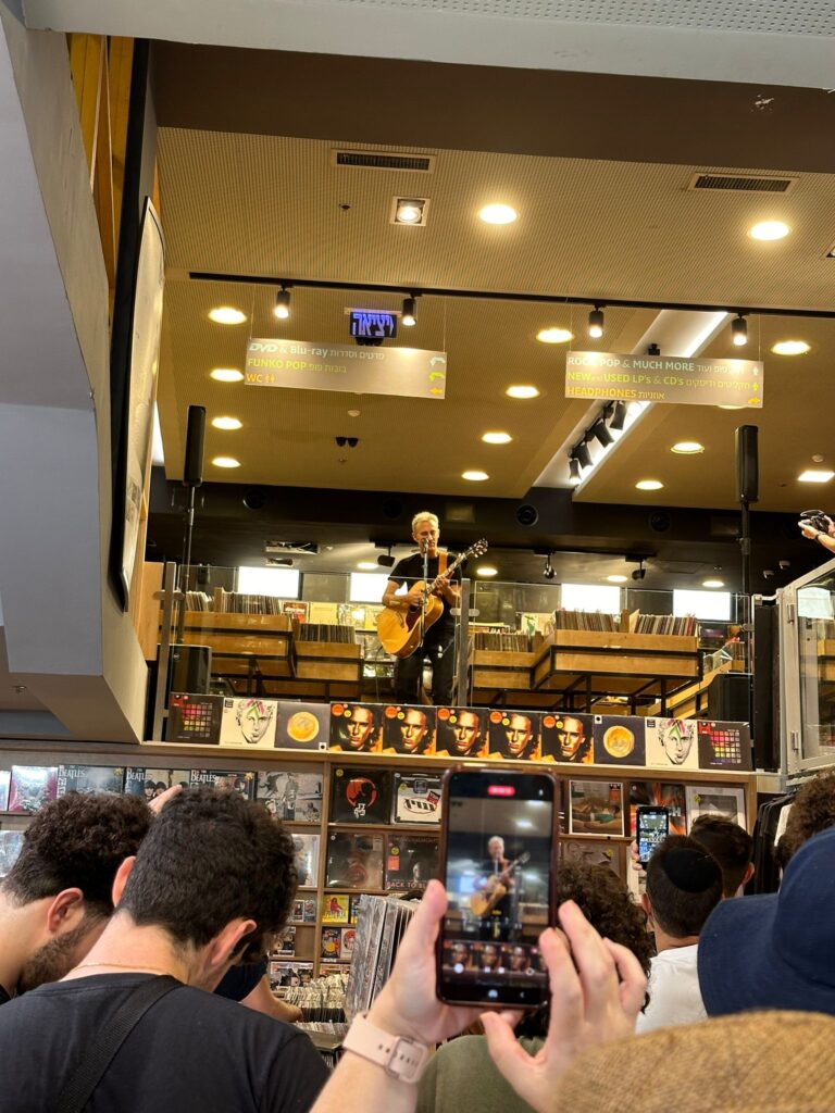 אתה צריך השקה חדשה. גיג באוזן עם אסף אמדורסקי