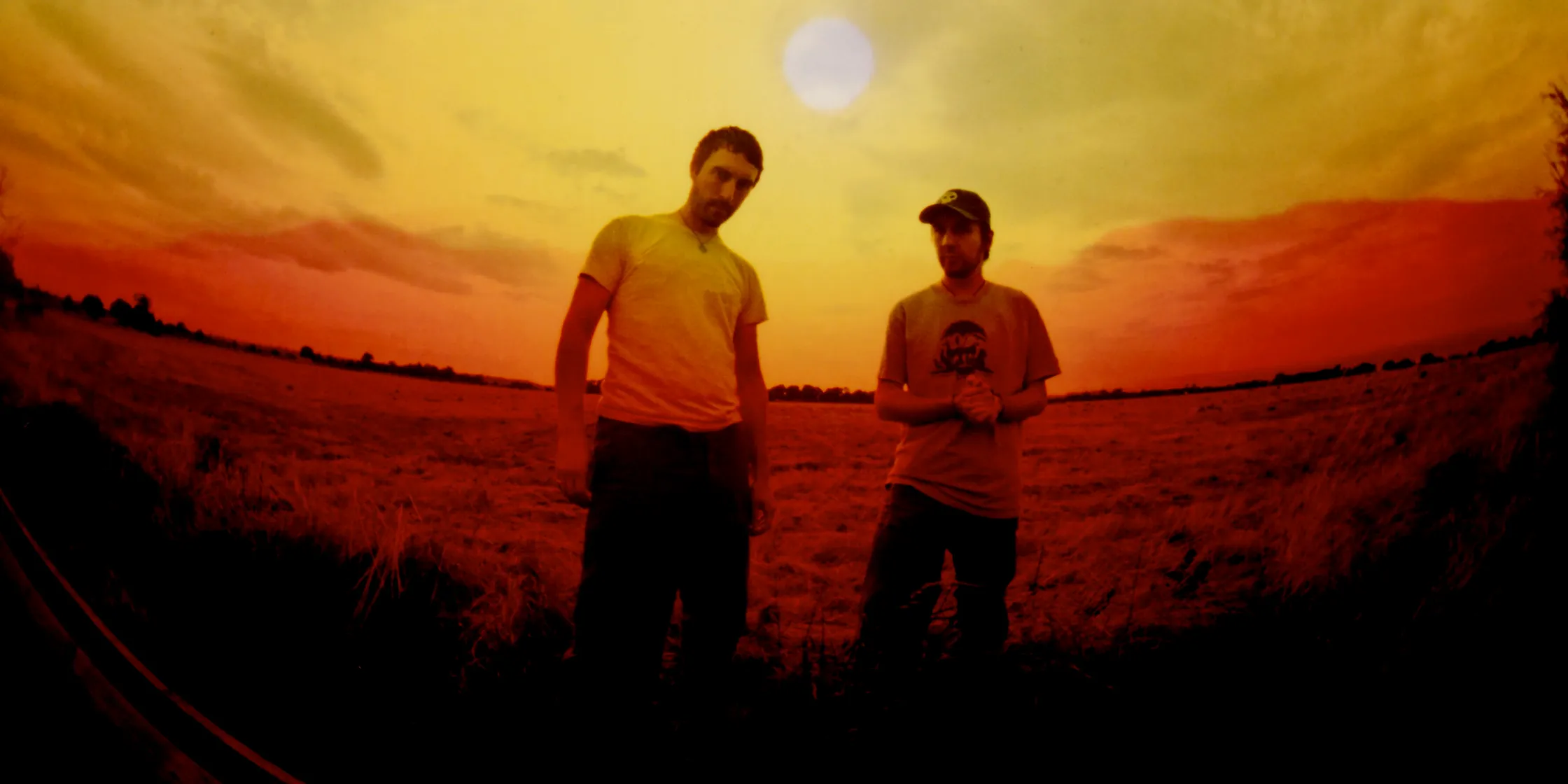 Boards of Canada בצילום לקראת האלבום Inferno ב-2026